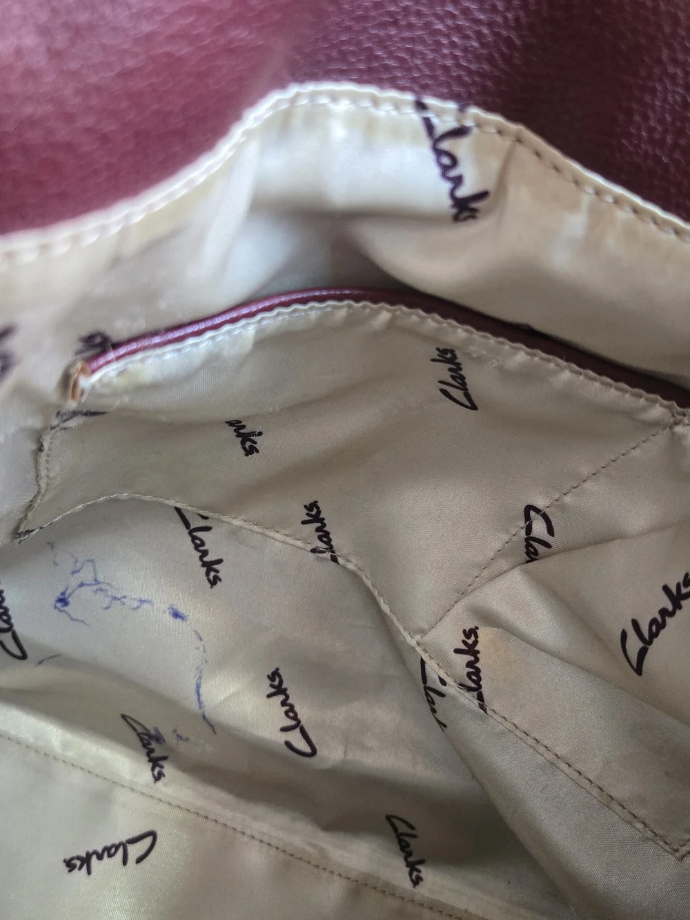 Clarks Burgundy Genuine Leather Tassel Bucket Bag Adjustable Crossbody